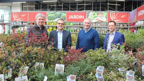 Jean-Louis Stemart (à g.), président de la société Seve (pôle Jardin et terroir du groupe Lorca), Éric Chrétien, DG du groupe Cal, Charles Colasse, responsable de Seve, et Alexandre Raguet, DG du groupe Lorca. © LORCA